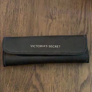 Victoria’s Secret Travel brush set